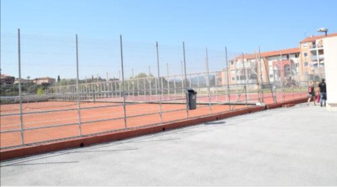 Appartement Au Lagon Bleu A Frejus, Garage, Tennis & Piscine 1200 M2 Exterior photo